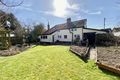 5 bedroom detached house for sale, Common Road, Shelfanger