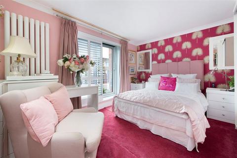 1 bedroom flat for sale, Pembroke Road, London W8