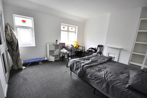 2 bedroom terraced house for sale, Charlecote Road