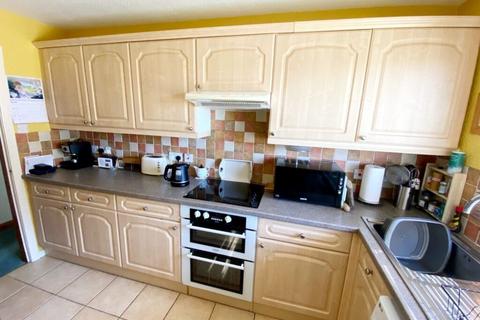 undefined, Gamekeepers Court, Kinnesswood KY13
