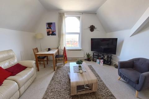 2 bedroom flat for sale, Knowsley Road, Southport PR9