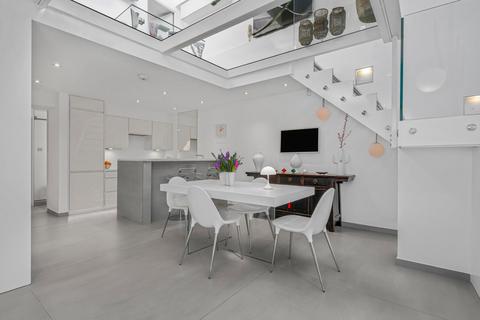 2 bedroom terraced house for sale, Barnsbury Street, Barnsbury, Islington, London
