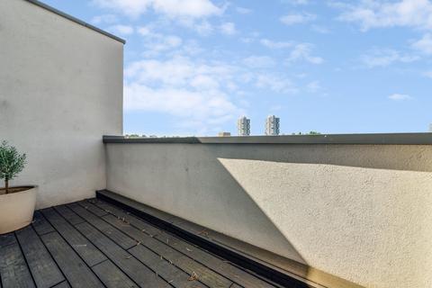 1 bedroom flat for sale, West Elms Studios, 104a Stewart's Road, London