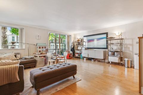 2 bedroom flat to rent, Chiswick High Road, London