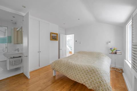 9 Victoria Grove Mews, London, W2 4LN