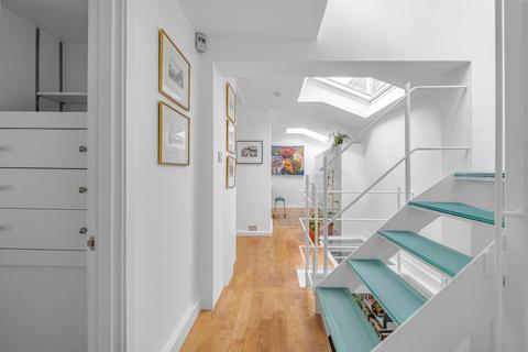 9 Victoria Grove Mews, London, W2 4LN