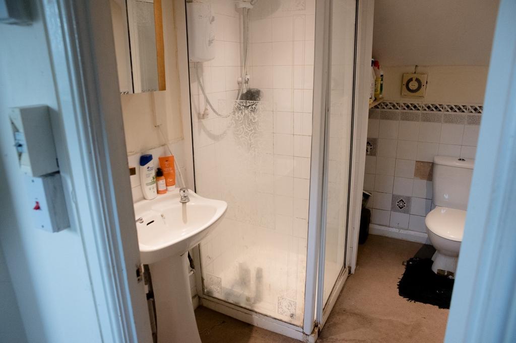 Annexe bathroom