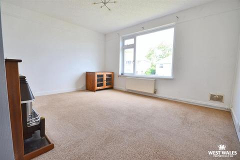 3 bedroom semi-detached house for sale, Coombs Drive, Milford Haven
