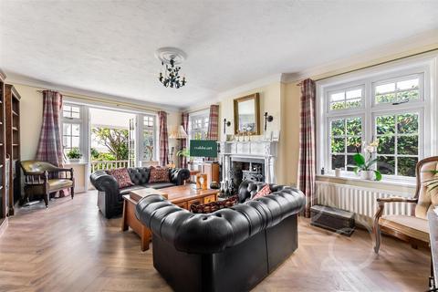 12 Beach Road, West Mersea, Colchester, CO5 8AD
