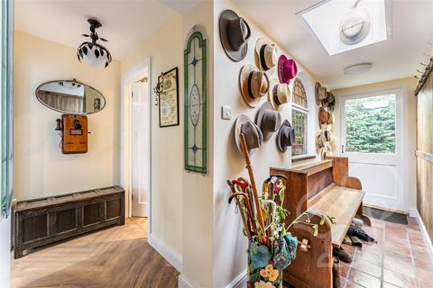 12 Beach Road, West Mersea, Colchester, CO5 8AD