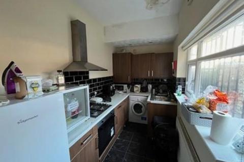 3 bedroom house share for sale, Romney Street, Manchester