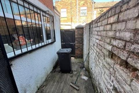 3 bedroom house share for sale, Romney Street, Manchester