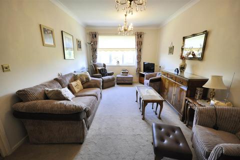 2 bedroom apartment for sale, Chadwell Heath Lane, Romford
