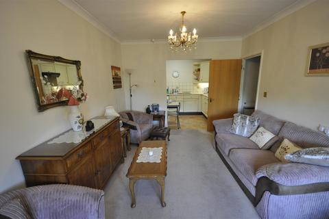 2 bedroom apartment for sale, Chadwell Heath Lane, Romford