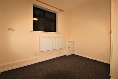 2 bedroom flat for sale, Regents Close, Hayes, UB4