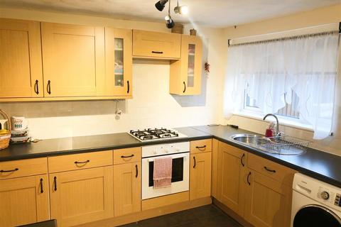 2 bedroom terraced house to rent, Brentwood Road, Chester CH1