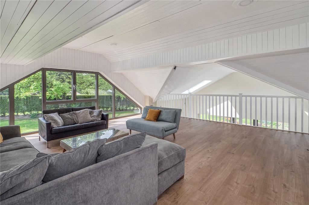 Pool Mezzanine