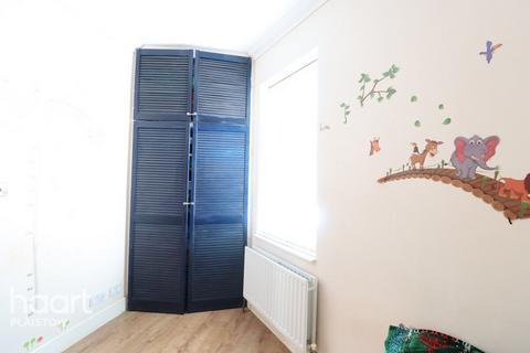 2 bedroom maisonette for sale, Ling Road Canning Town, London