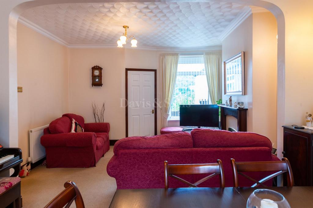 Lounge/Dining Room