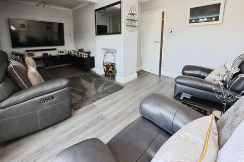 3 bedroom semi-detached house for sale, Hutson Drive, North Hykeham, Lincoln, Lincolnshire, LN6