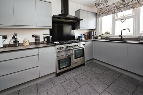 3 bedroom semi-detached house for sale, Hutson Drive, North Hykeham, Lincoln, Lincolnshire, LN6