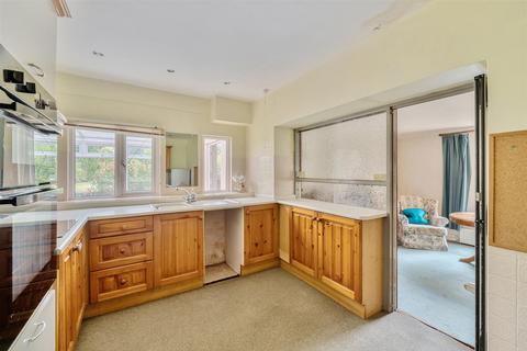 undefined, Henlade, Taunton
