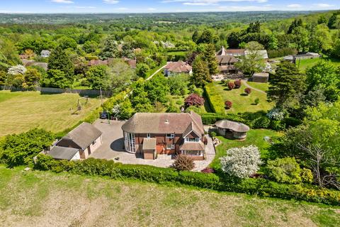 4 bedroom detached house for sale, 172 Hastings Road, Battle, TN33
