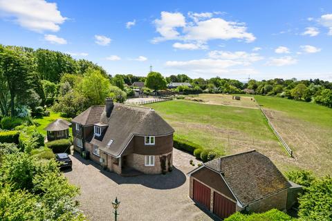 4 bedroom detached house for sale, 172 Hastings Road, Battle, TN33