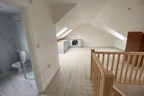Studio to rent, Denmark Street, Berkshire RG40