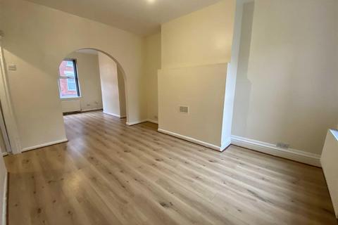 2 bedroom terraced house to rent, Jones Street, Salford