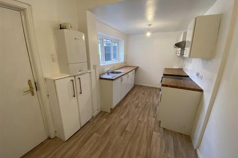 2 bedroom terraced house to rent, Jones Street, Salford