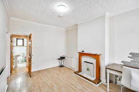 2 bedroom flat for sale, Halstead Road, Wanstead