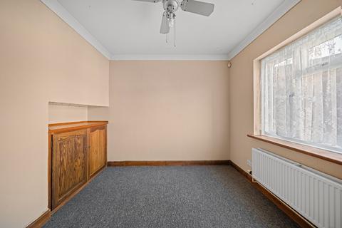 32 Chiltern Road, Northfleet, Gravesend, DA11 8NR