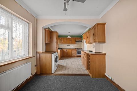 32 Chiltern Road, Northfleet, Gravesend, DA11 8NR