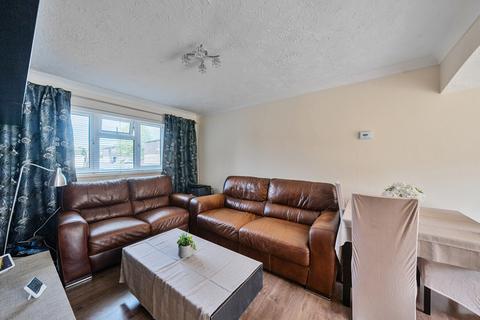 2 Farmers Close, Reading, RG2 8UQ