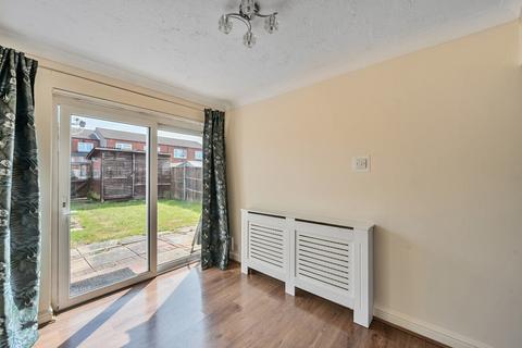2 Farmers Close, Reading, RG2 8UQ
