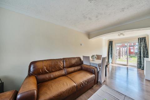 2 Farmers Close, Reading, RG2 8UQ