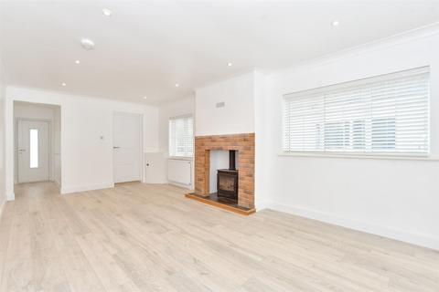 8 Beech Avenue, Bracklesham Bay, Chichester, PO20 8HU