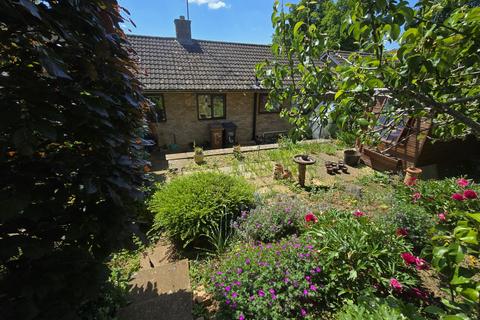 6 Delta Way, Northampton, NN2 8QB