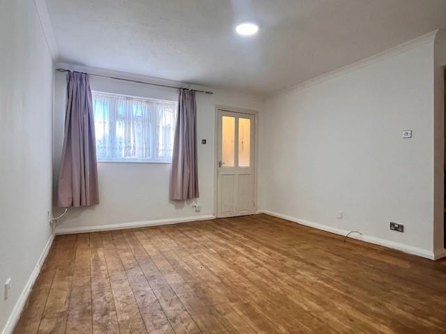 Living Room2.jpg