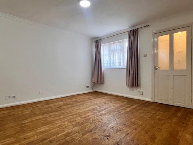 Living Room3.jpg