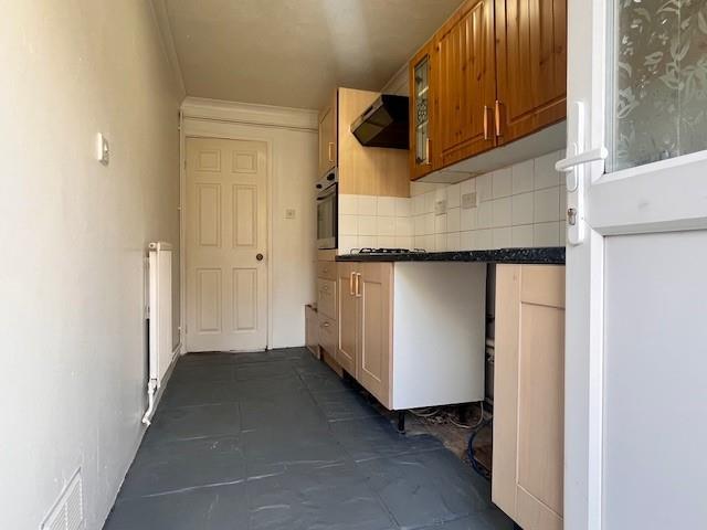 Kitchen2.jpg