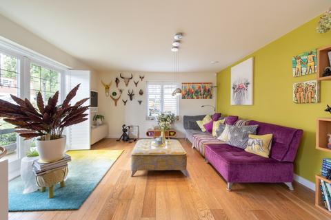 3 bedroom apartment for sale, Treetops Apartments 49, Leicester Road, London, E11 2DW