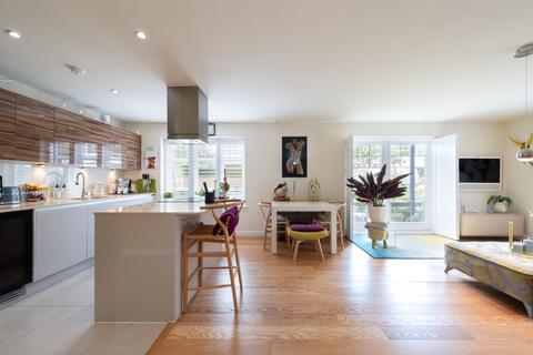 3 bedroom apartment for sale, Treetops Apartments 49, Leicester Road, London, E11 2DW