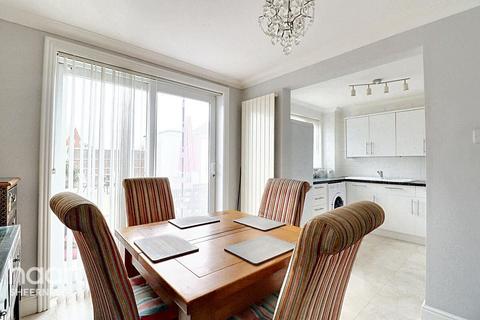 2 Boxley Close, Sheerness, ME12 1JL