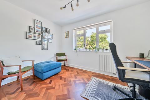 34 Shaef Way, Teddington, TW11 0DQ