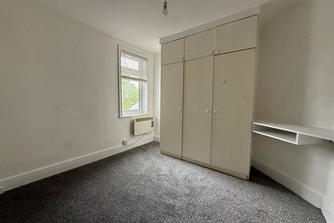 3 bedroom apartment to rent, High Street, Walton-on-Thames KT12