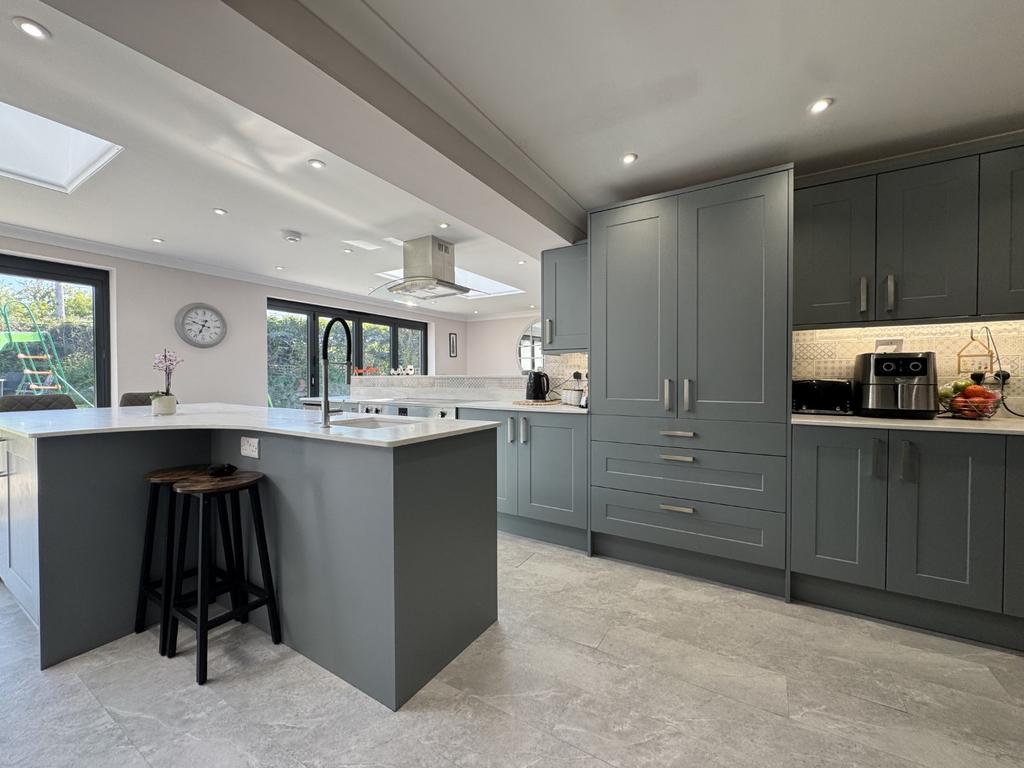 Open Plan Kitchen/Dining and Living Space