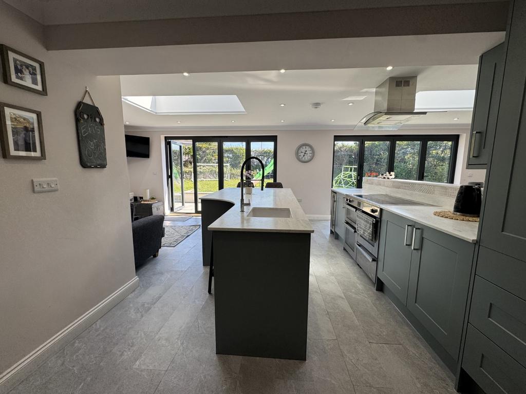 Open Plan Kitchen/Dining and Living Space