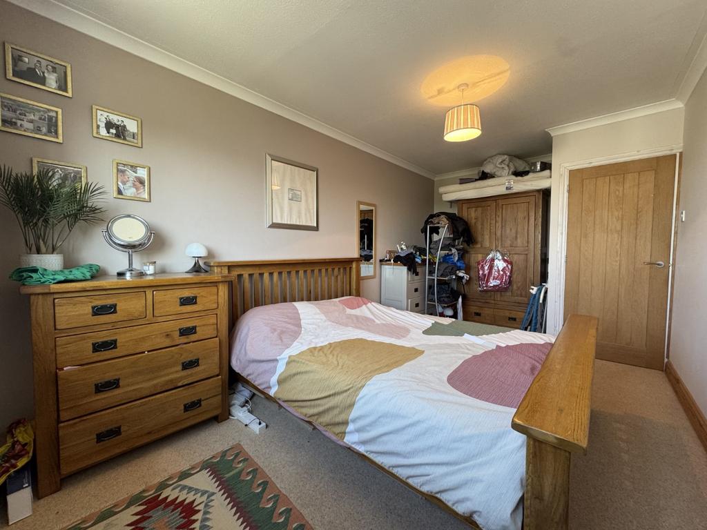 Front Bedroom 4